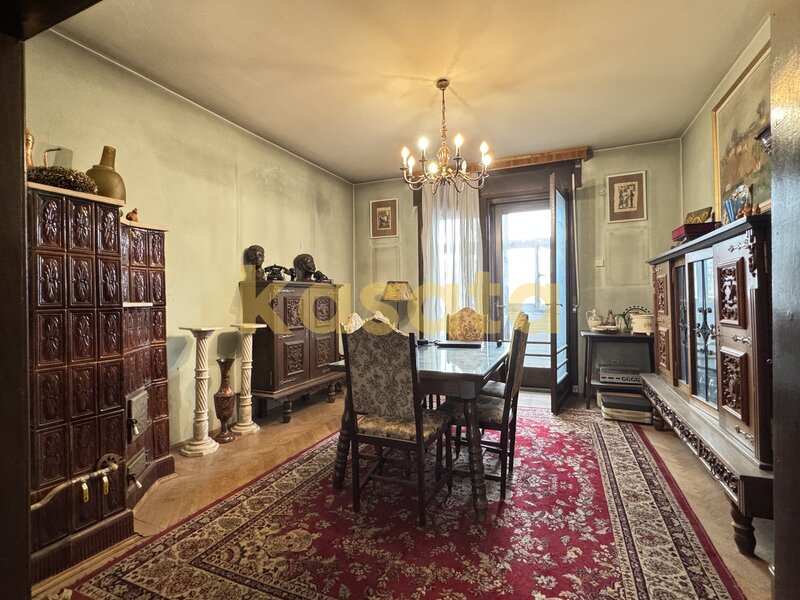 Apartament de vanzare | Ultracentral | 3 camere | Garaj | Boxa