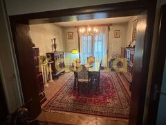 Apartament de vanzare | Ultracentral | 3 camere | Garaj | Boxa
